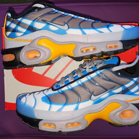 Limited Edition NIKE AirMax Plus Premium - Picture 3 of 5